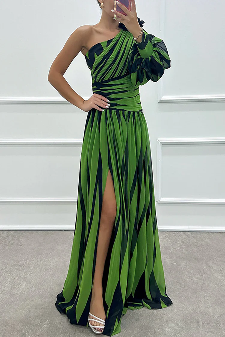 Azura | Elegant Stribet One-Shoulder Maxi Kjole