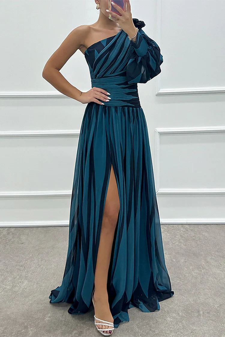 Azura | Elegant Stribet One-Shoulder Maxi Kjole