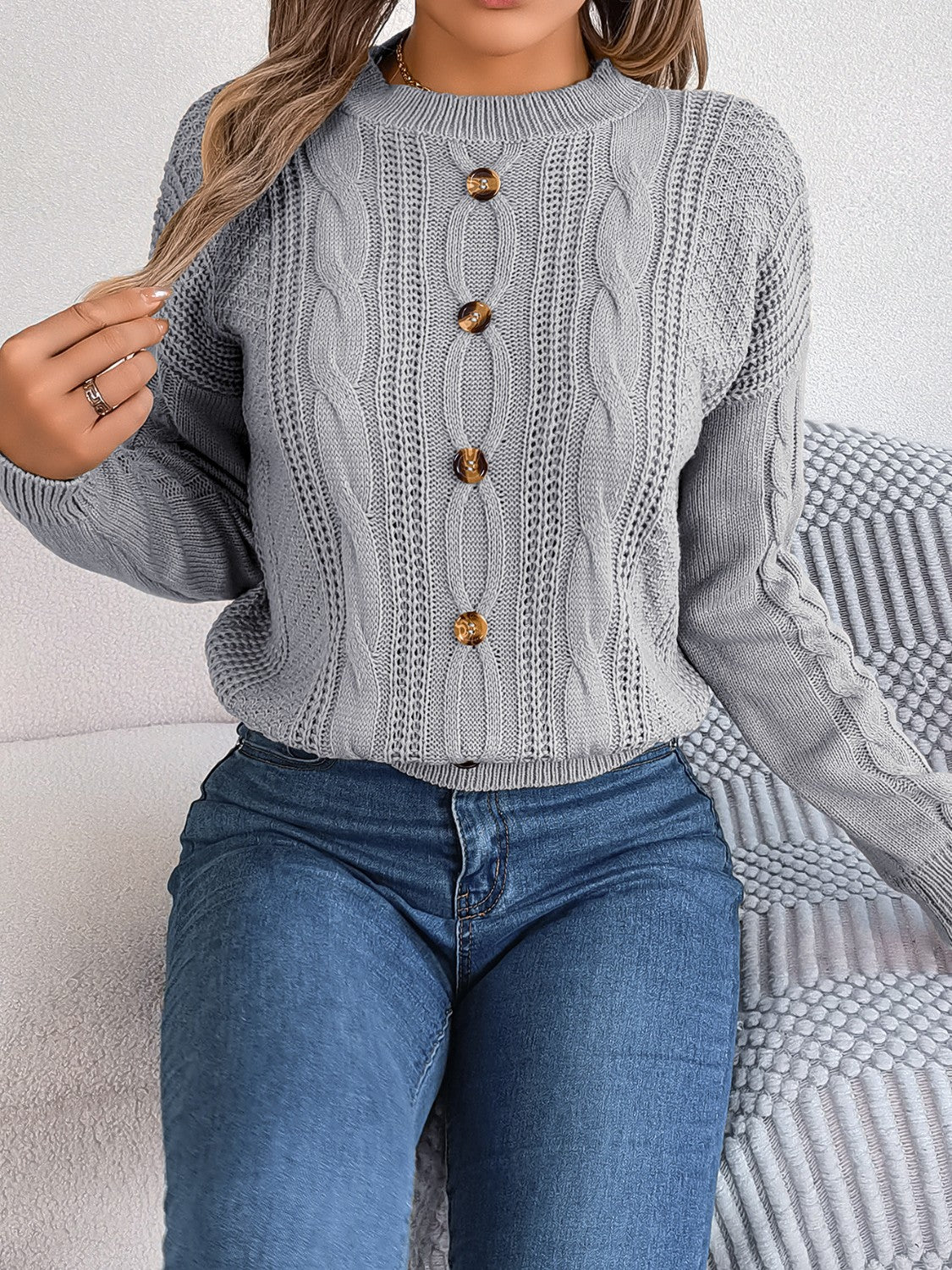 Alara | Knapperet Kabelstrikket Sweater