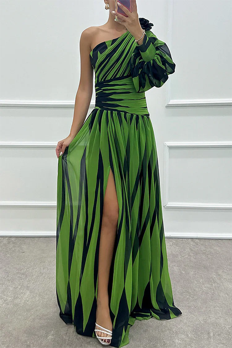 Azura | Elegant Stribet One-Shoulder Maxi Kjole